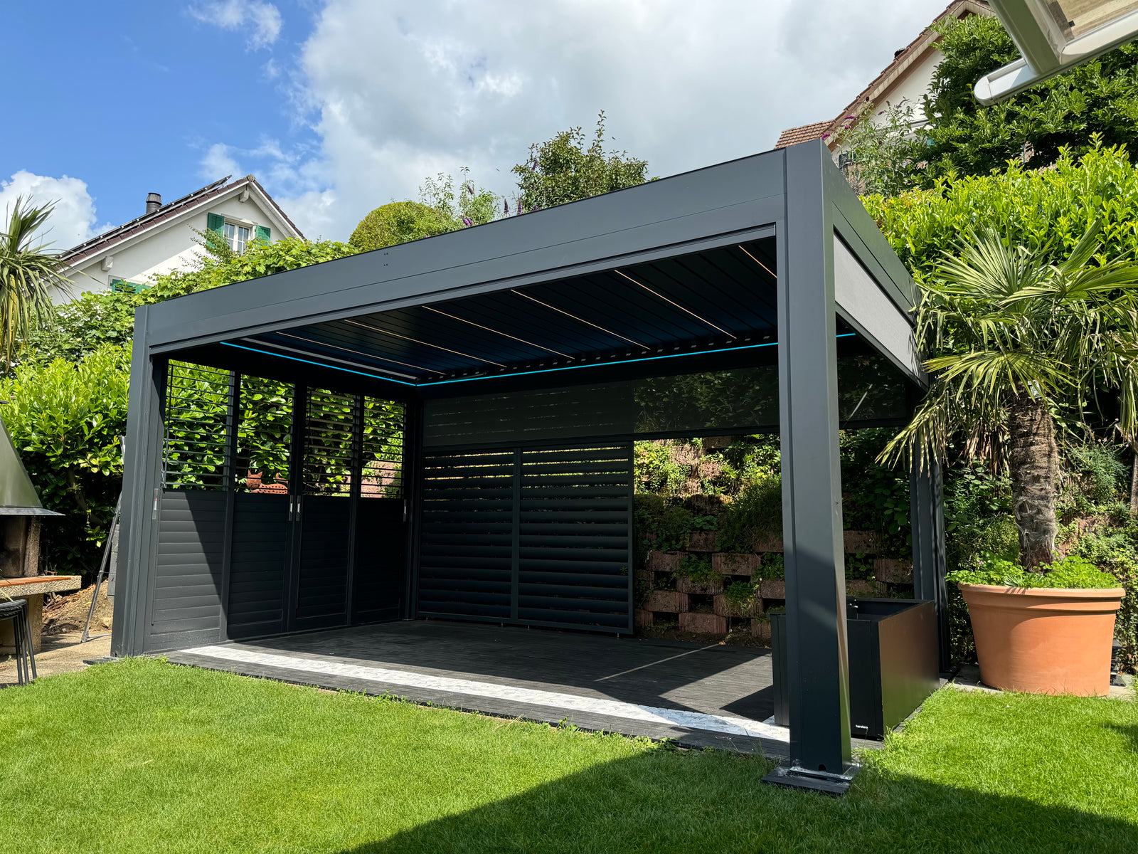 Sky Pergola · Private Garden