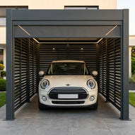 With louvered walls + reinforced roller blind (up to 100 km/h)
