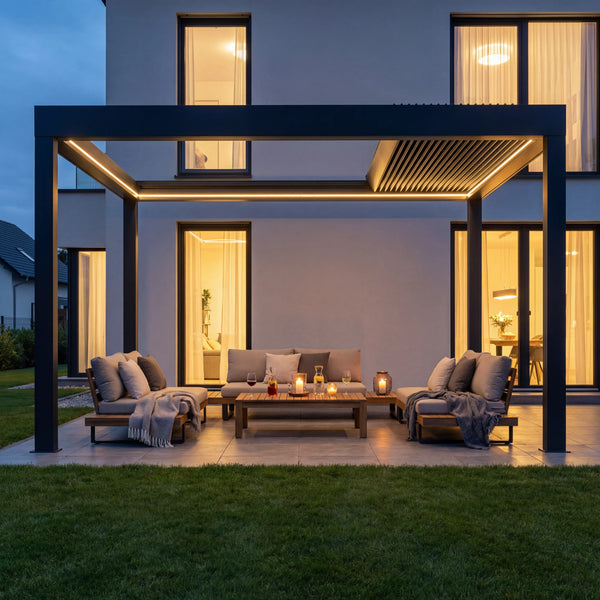 SkyPergola SkyInfinity Pro Aluminium-Pergola 4x4m Anthrazit mit LED-Beleuchtung, Terrasse am Abend